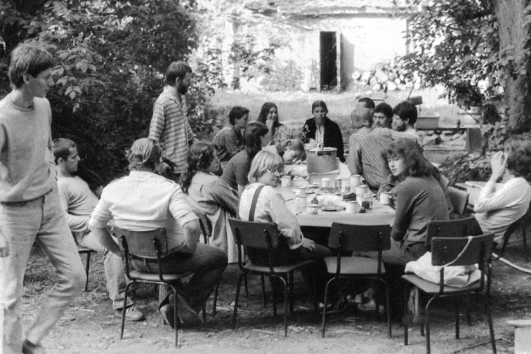 Studentensommer . Renovierung des KHB-Objektes Gutshof Sauen . 1980 (Foto: privat)