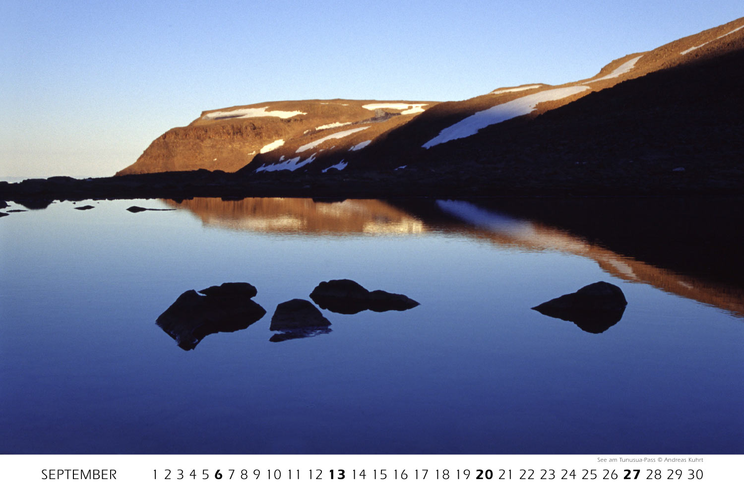 See am Tunusua-Pass auf Disko (Foto: Andreas Kuhrt) . Fotokalender Grönland 2009 . Fotografie Manuela Hahnebach & Andreas Kuhrt (Gestaltung: Designakut 2008)