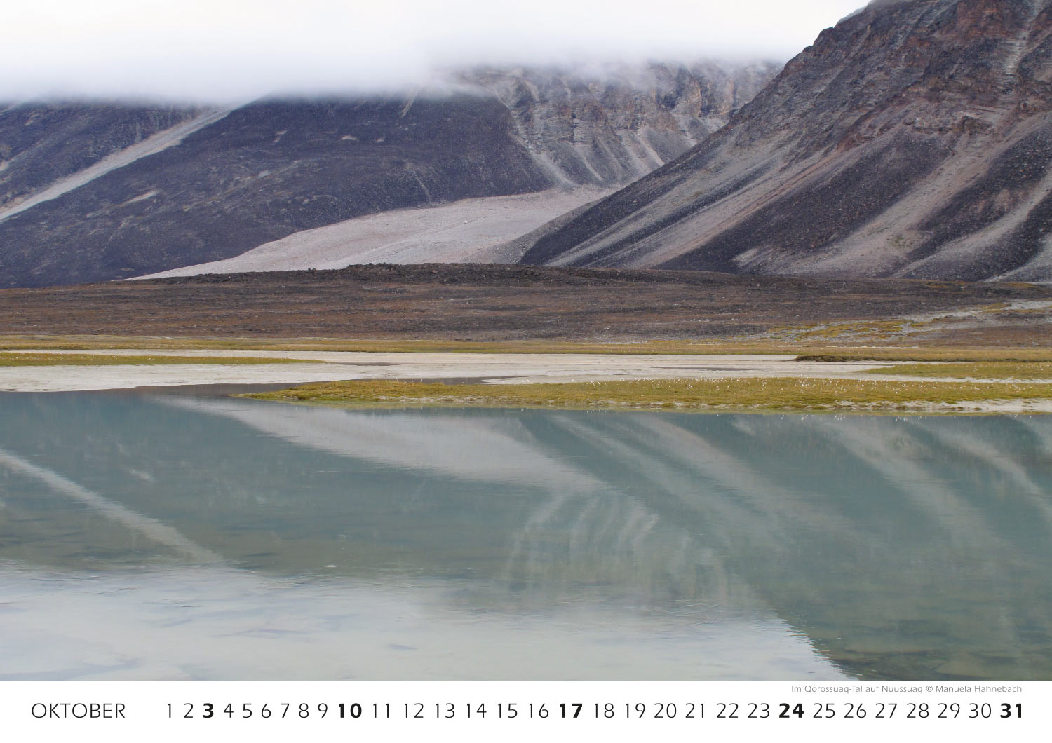 2009-Kalender-Groenland-2010-10 Im Qororssuaq-Tal auf Nuussuaq (Foto: Manuela Hahnebach) . Fotokalender Grönland 2010 . Fotografie Andreas Kuhrt & Manuela Hahnebach (Gestaltung: Designakut 2009)