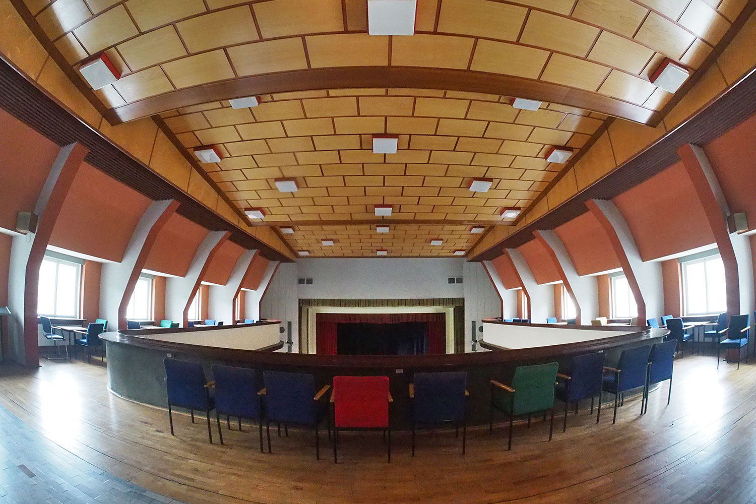 Bauhaushotel "Haus des Volkes" Probstzella: Theatersaal (Foto: Manuela Hahnebach)