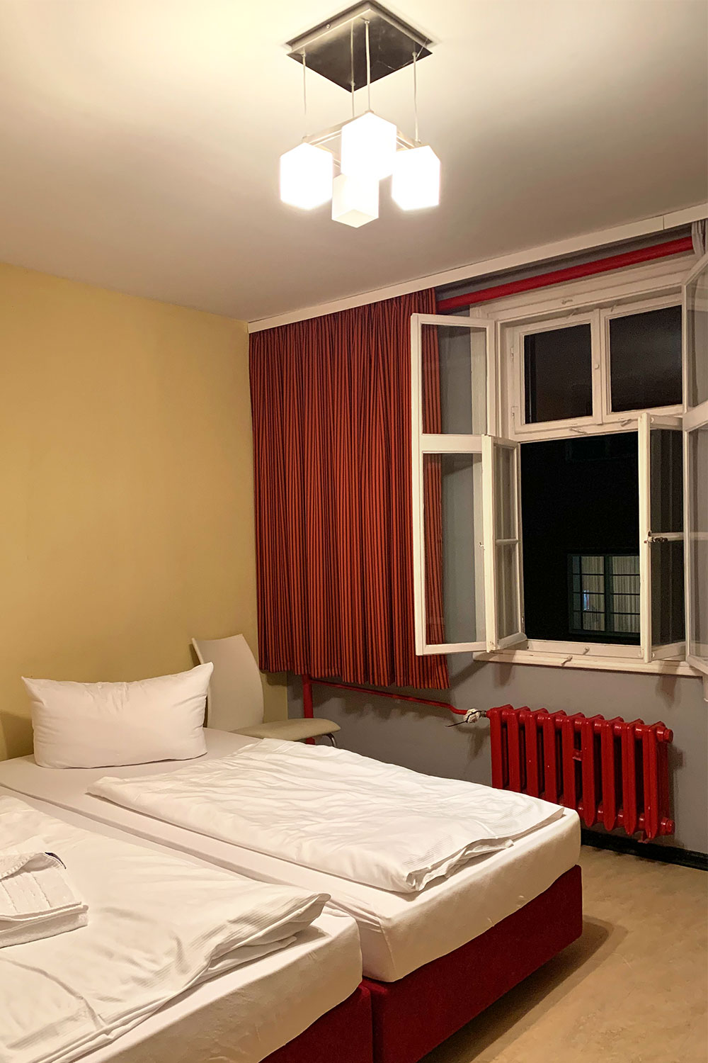 Bauhaushotel "Haus des Volkes" Probstzella: Zimmer (Foto: Manuela Hahnebach)