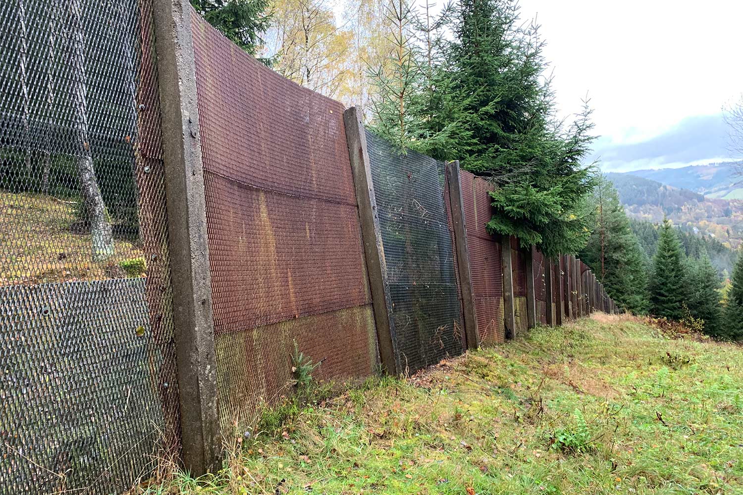 Seminargruppentreffen 2019 in Probstzella: ehemaliger Grenzzaun (Foto: Manuela Hahnebach)