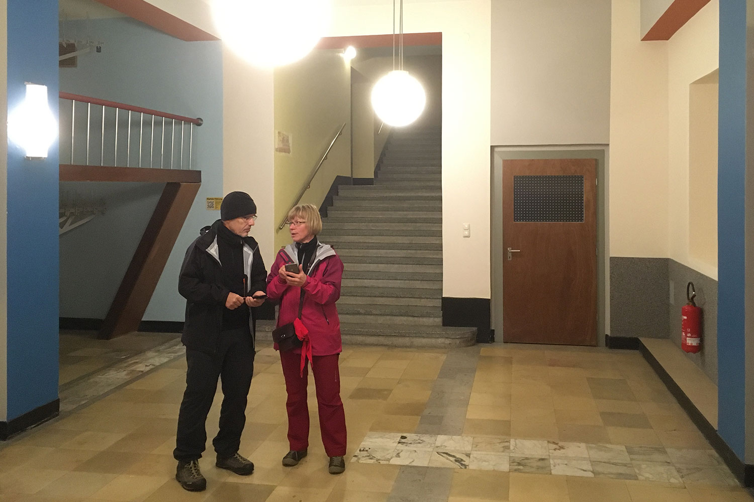 Seminargruppentreffen 2019 im "Haus des Volkes" Probstzella: im Foyer (Foto: Andreas Kuhrt)