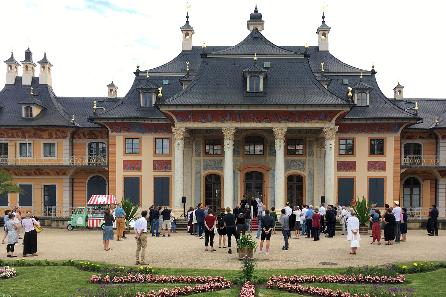 Eröffnung der Ausstellung "Schönheit der Form. Die Designerin Christa Petroff-Bohne" . Kunstgewerbemuseum Schloss Pillnitz 2020 (Foto: Andreas Kuhrt)