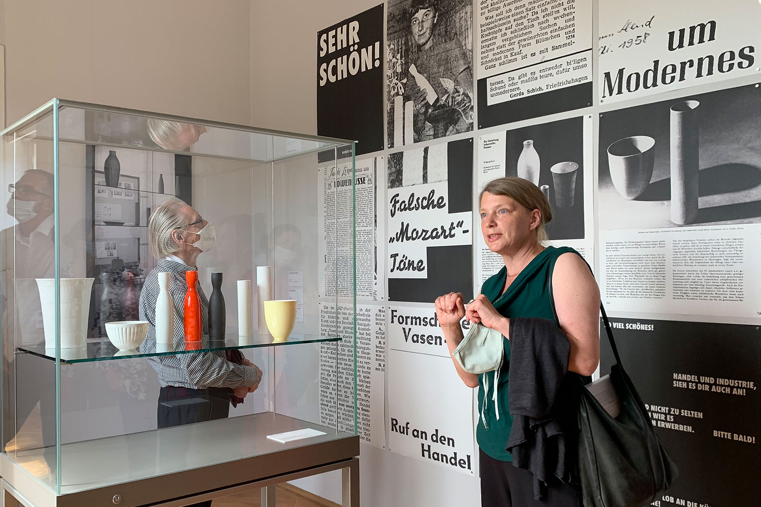 Ausstellung "Schönheit der Form. Die Designerin Christa Petroff-Bohne" . Ausstellungsrundgang . Kunstgewerbemuseum Schloss Pillnitz 2020 (Foto: Manuela Hahnebach)