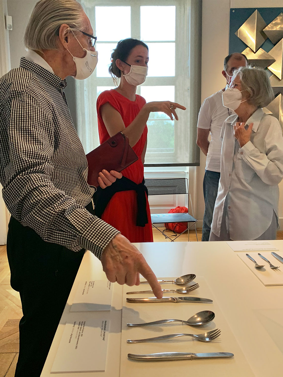 Ausstellung "Schönheit der Form. Die Designerin Christa Petroff-Bohne" . Bestecke aus Edelstahl (vlnr: Martin Kelm, Klára Němečková, Christa Petroff-Bohne) . Kunstgewerbemuseum Schloss Pillnitz 2020 (Foto: Manuela Hahnebach)