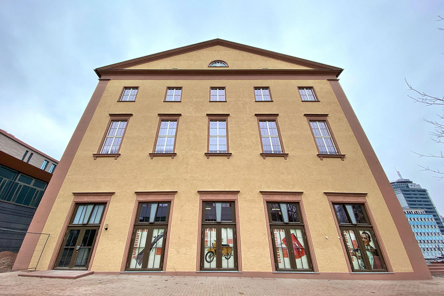 Haus der Geschichte Suhl (Foto: Andreas Kuhrt, Gestaltung: design.akut.zone 2021)