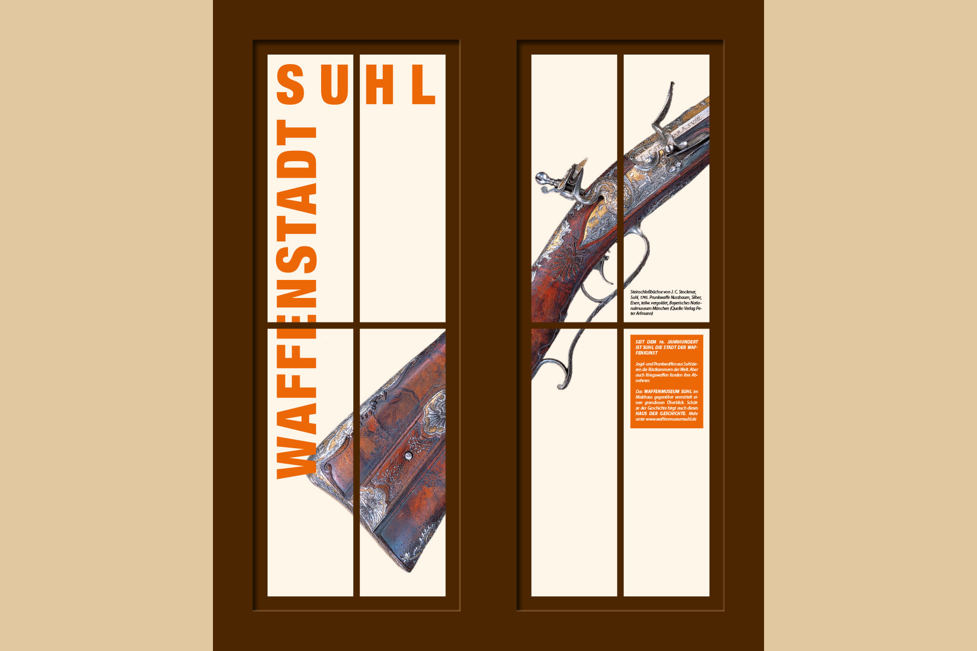 Portalgebäude Suhl (Plakate außen): Waffenstadt (Quelle: Verlag Peter Arfmann, Gestaltung: design.akut.zone 2021)