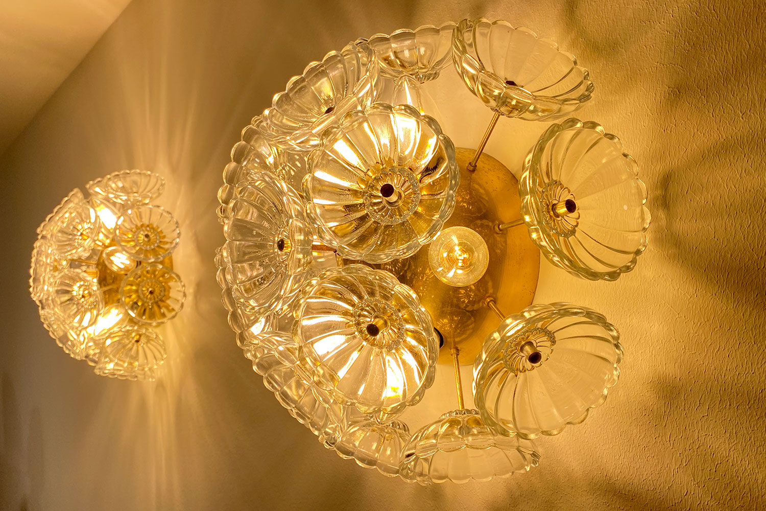 Eröffnung Haus der Geschichte Suhl 2022: alte Wandleuchten (Foto: Andreas Kuhrt)