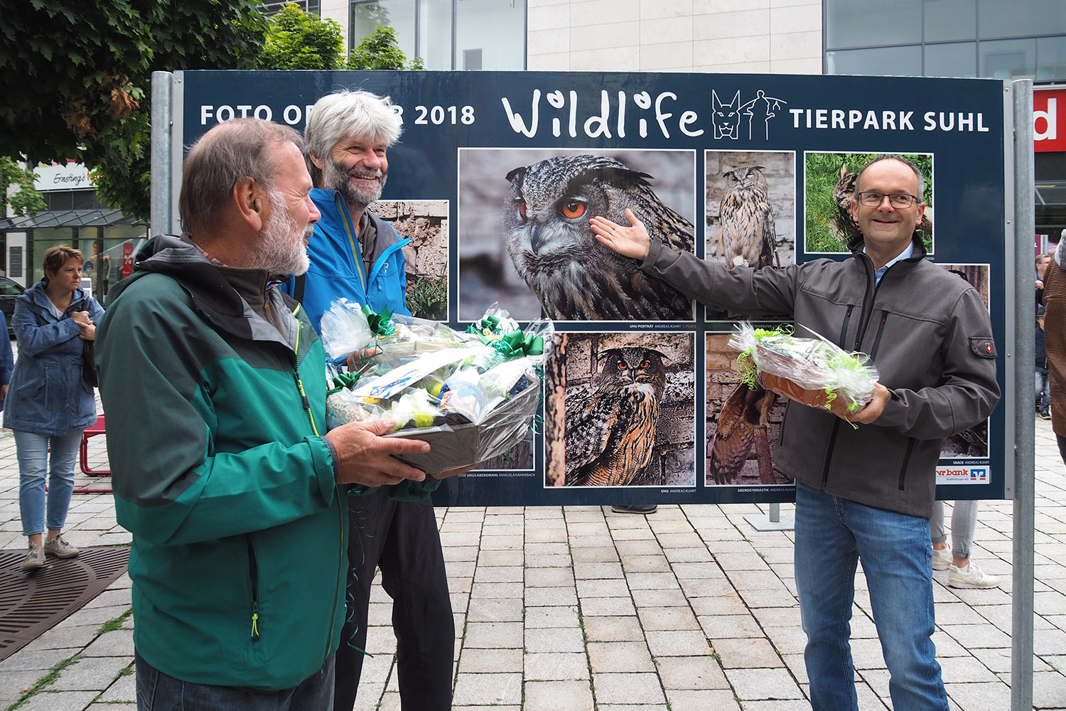 E0022448mh-2018-suhl-foto-openair-wildlife-tierpark-suhl-eroeffnung Ausstellungseröffnung: Preisträger: Klaus Wahl, Andreas Kuhrt, Jens Gutberlet . Foto Openair "Wildlife - Tierpark Suhl" 23.06.2018 (Foto: Manuela Hahnebach)