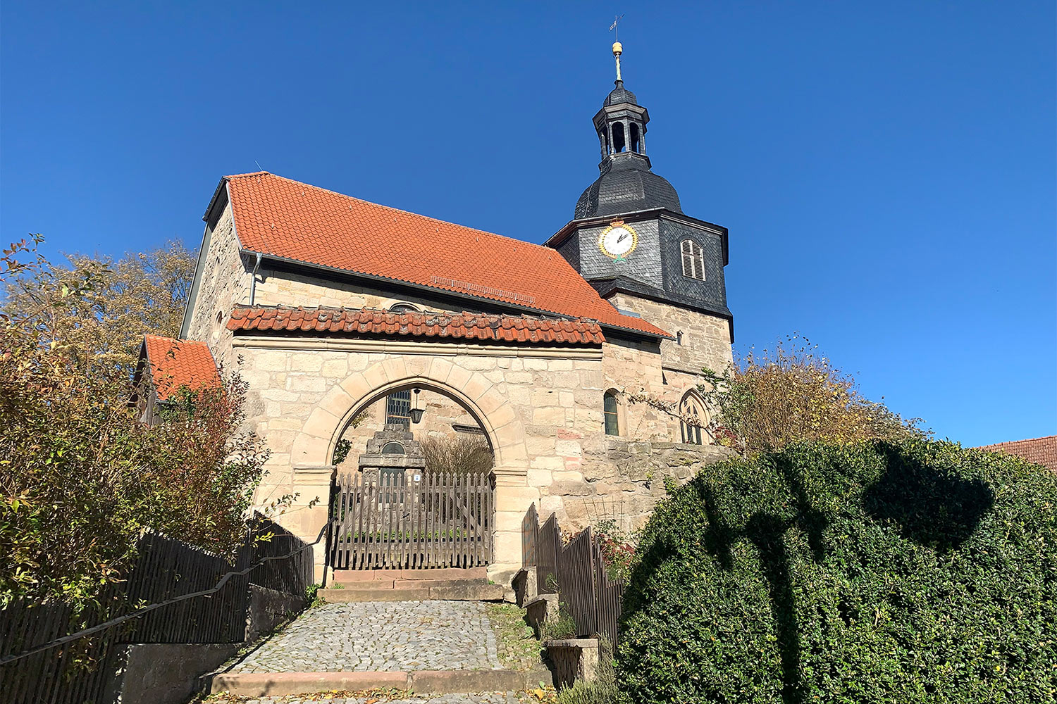 Lutherkirche in Möhra (Foto: Andreas Kuhrt 2021)