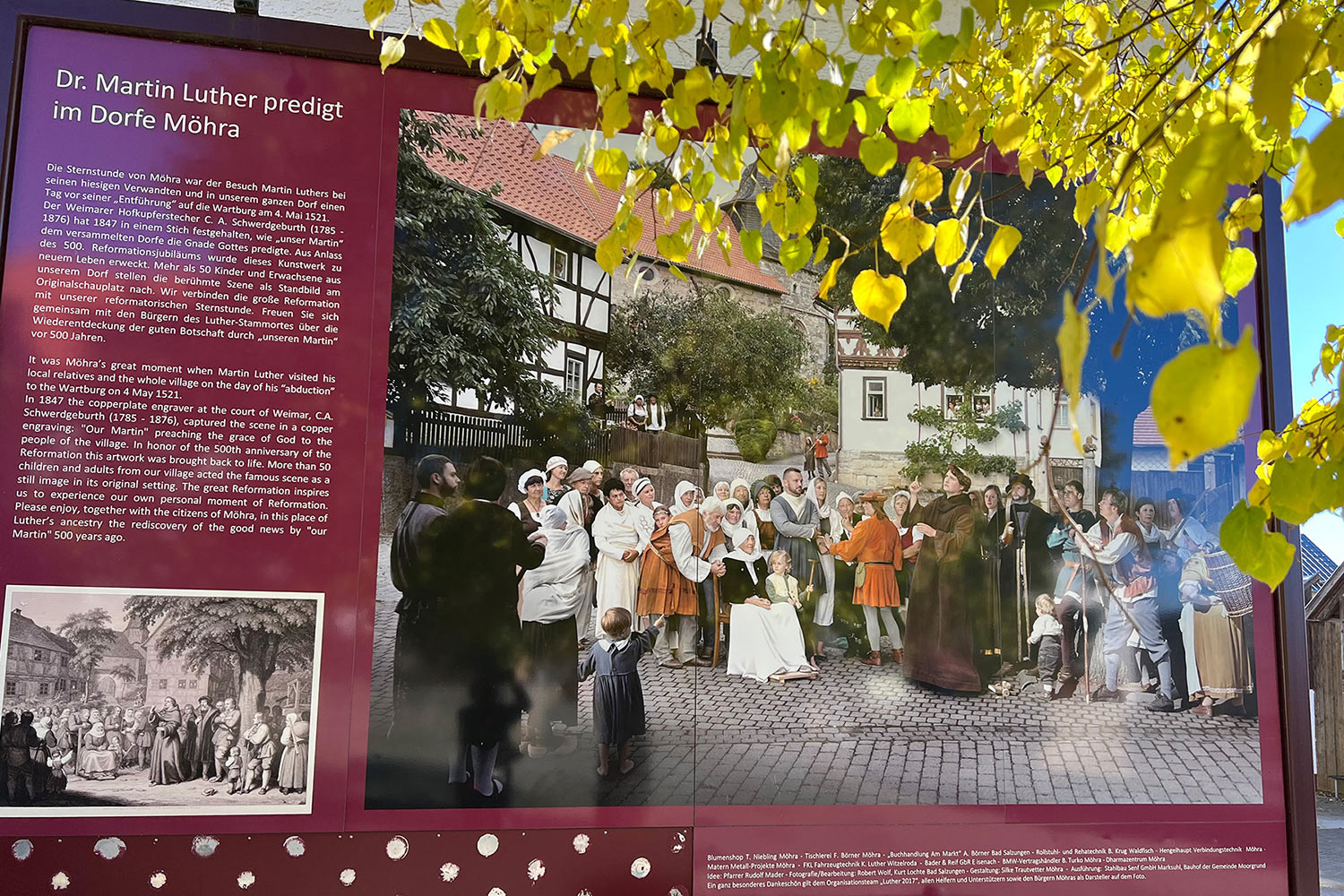 Wandtafel am Lutherplatz in Möhra (Foto: Manuela Hahnebach 2021)