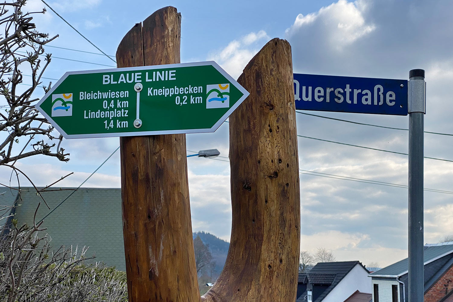 "Blaue Linie" Goldlauter-Heidersbach: Wegweiser Querstraße Heidersbach (Foto: Manuela Hahnebach)