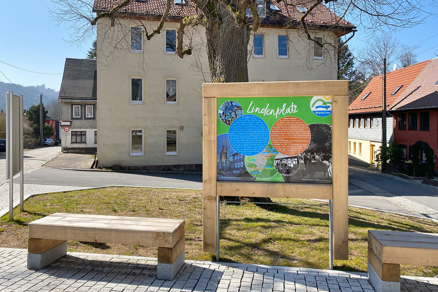 "Blaue Linie" Goldlauter-Heidersbach: Infotafel "Lindenplatz" (Foto: Manuela Hahnebach)