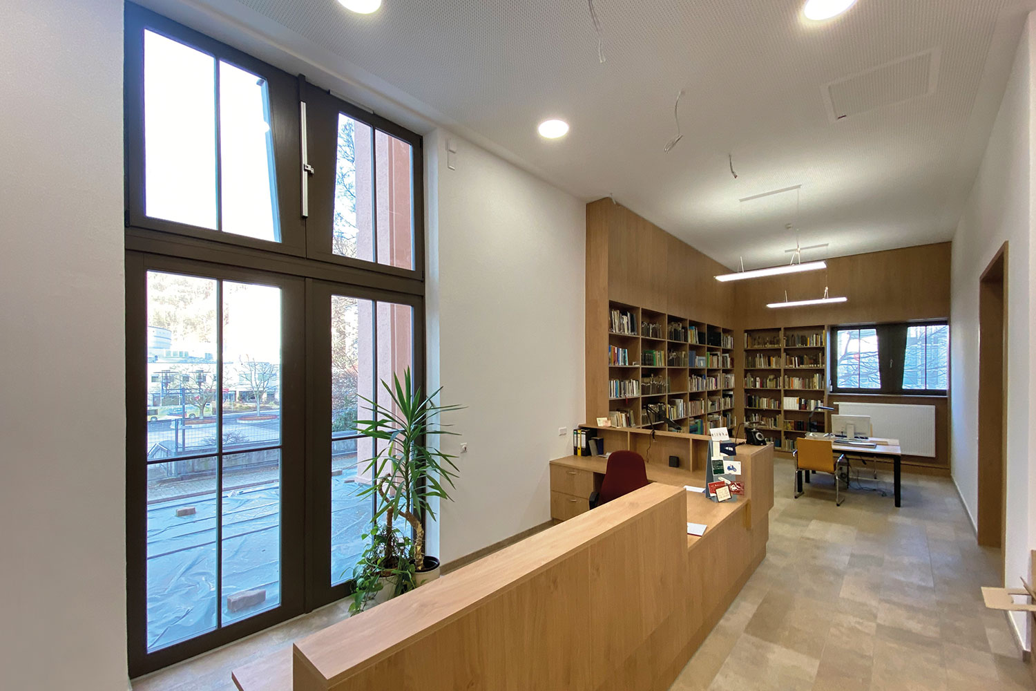 Suhl: Haus der Geschichte: Empfang Lesesaal (Foto: Andreas Kuhrt, 2021)