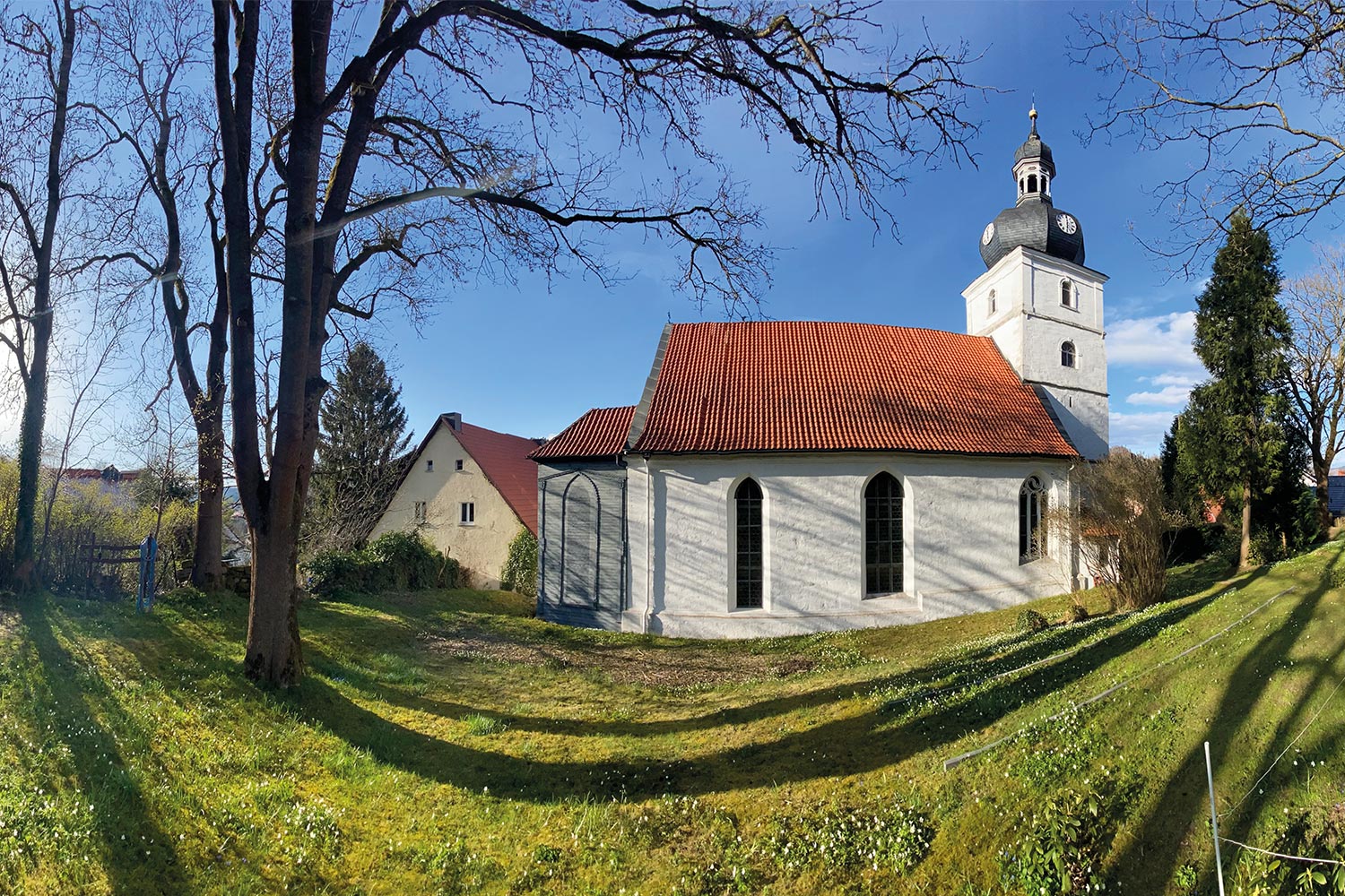 Suhl-Heinrichs: Kirche St. Ulrich (Foto: Andreas Kuhrt, 2022)